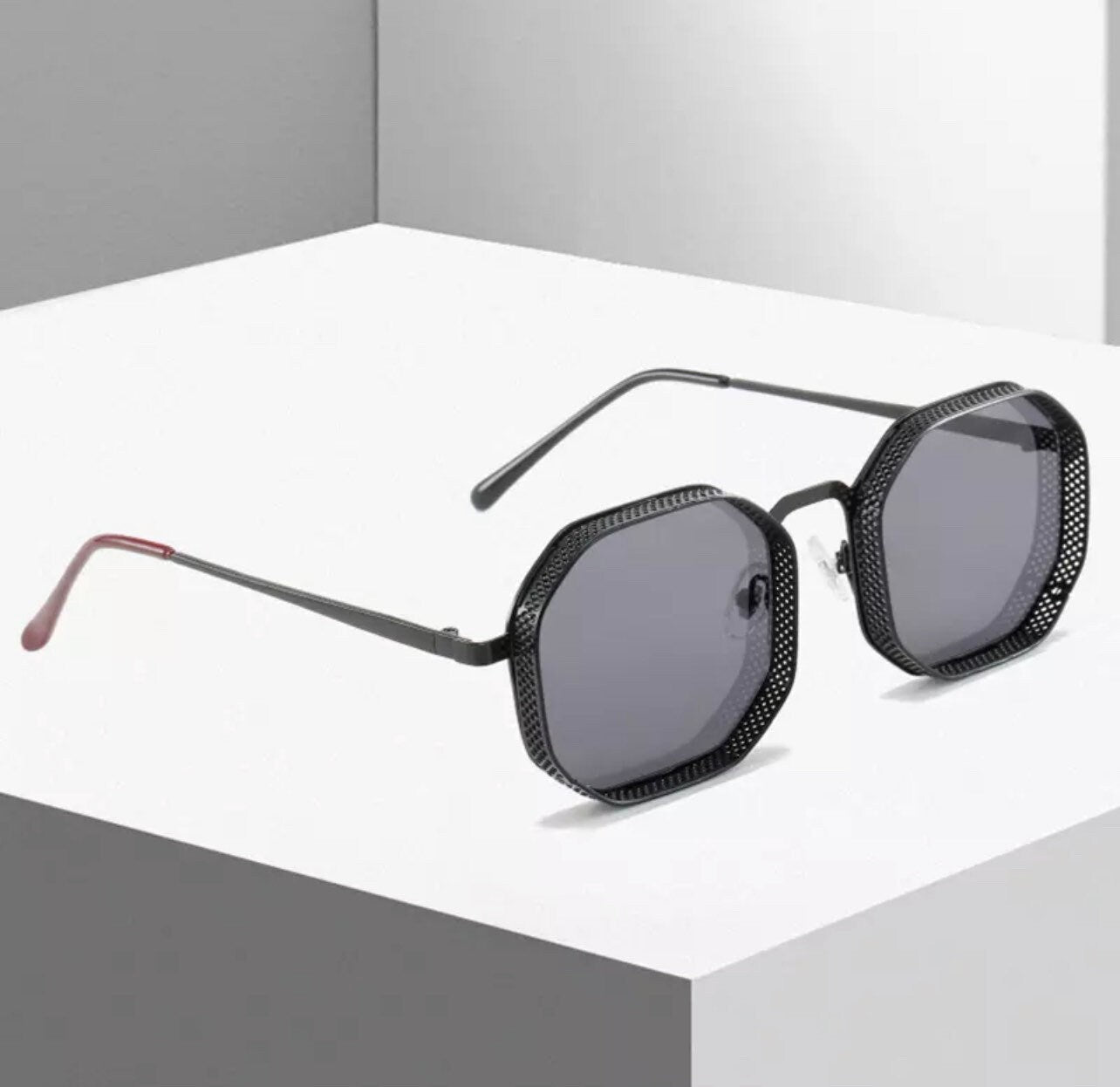 Summer glasses Retro Metal Steampunk |Polygon Square Hollow Sunglasses |Women Men|Fashion Mirror Gradient Shades |UV400 Sun Glasses