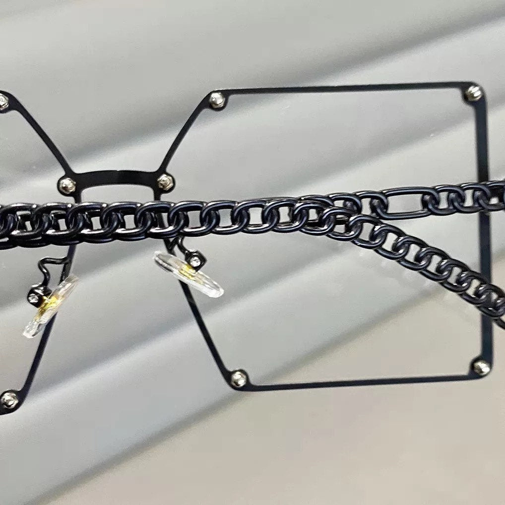 2022 New Fashion Oversize Gradient Sunglasses| Women Men|Vintage Alloy Chain Frame |Rivet Square Sun Glasses |Female Elegant Shades